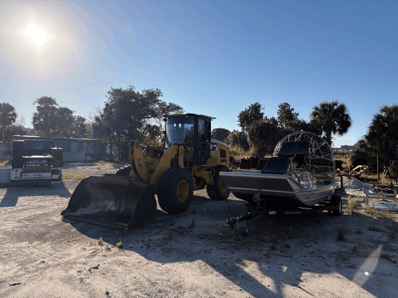 More Photos Of 211 N 9th St, Immokalee Contractor Storage Yard For Sale