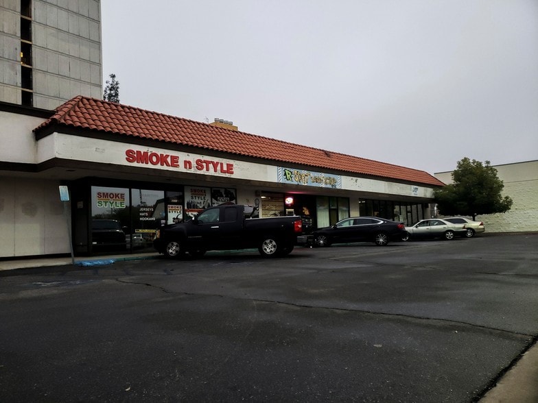 More Photos Of 3019-3045 Wilson Rd, Bakersfield Unknown For Lease