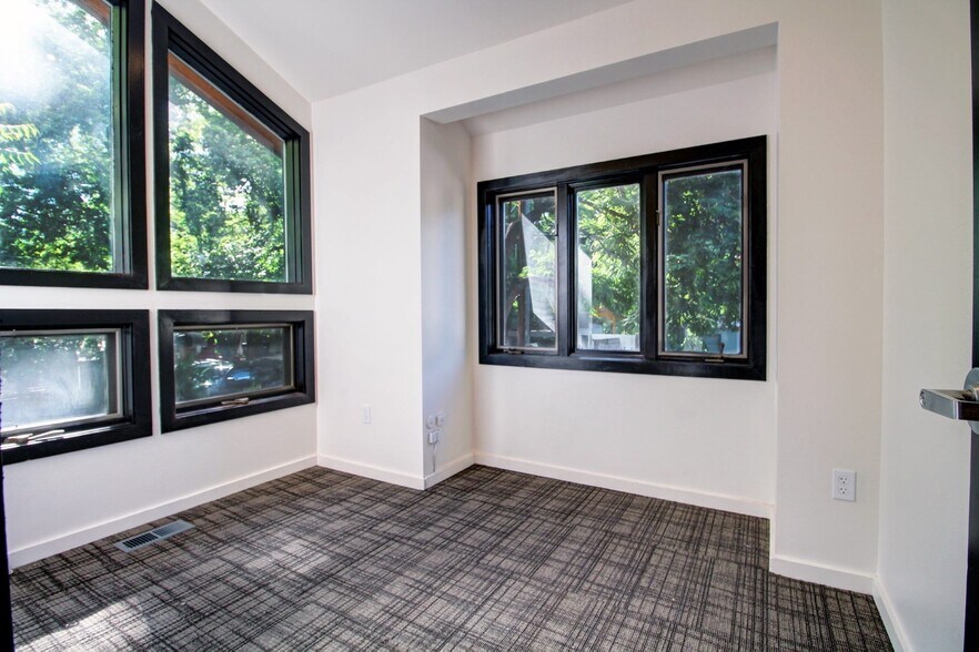 More Photos Of 595 Canyon Blvd, Boulder Office For Lease