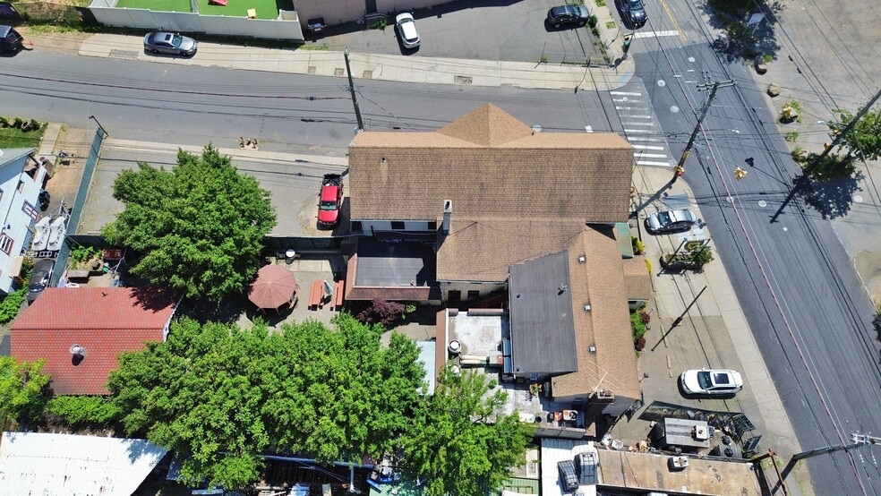 More Photos Of 4254 Arthur Kill Rd, Staten Island Storefront Retail Residential For Sale