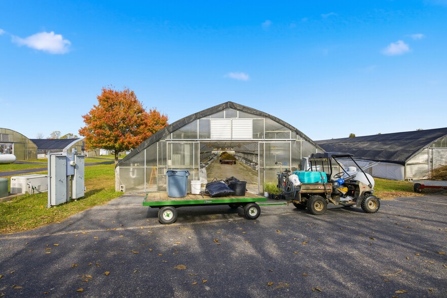 More Photos Of 4610 Hamilton Ln, Lexington Specialty For Sale