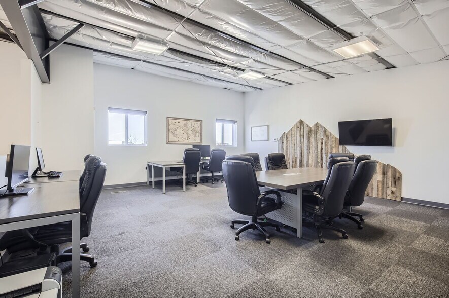 More Photos Of 955 Merchant Ct, Windsor Flex For Sale