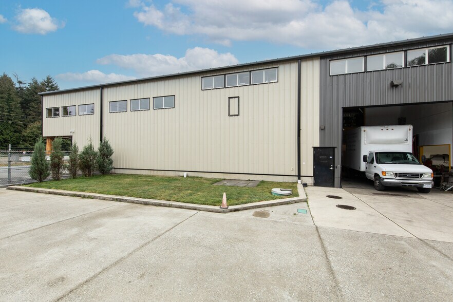 More Photos Of 7431 Industrial Rd, Lantzville Warehouse For Sale