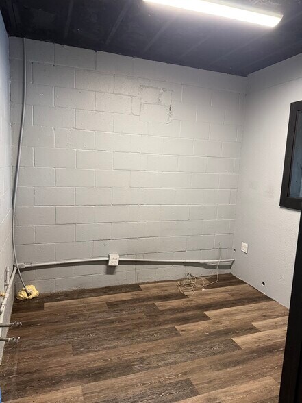More Photos Of 8555 Fm-2673, Canyon Lake Freestanding For Lease