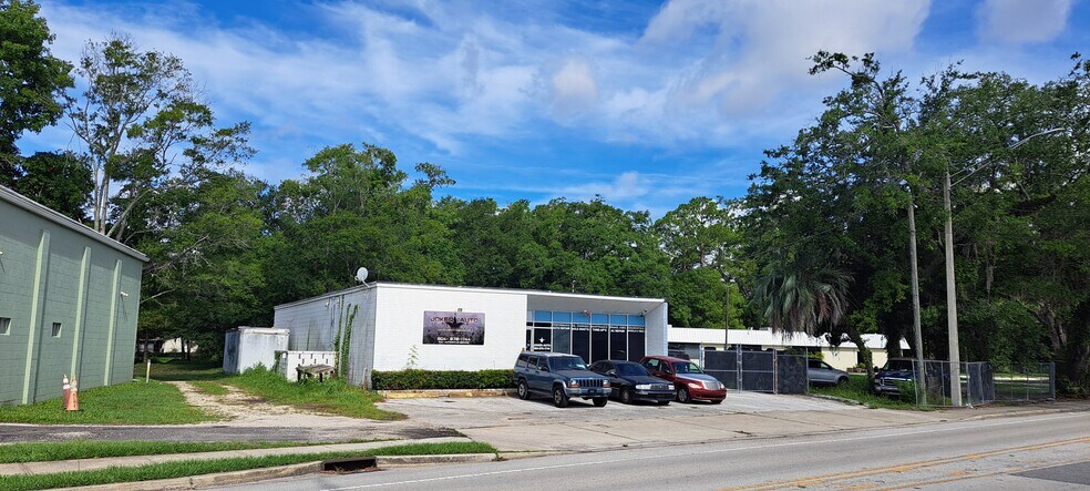 More Photos Of 3604 Spring Park Rd, Jacksonville Service For Sale