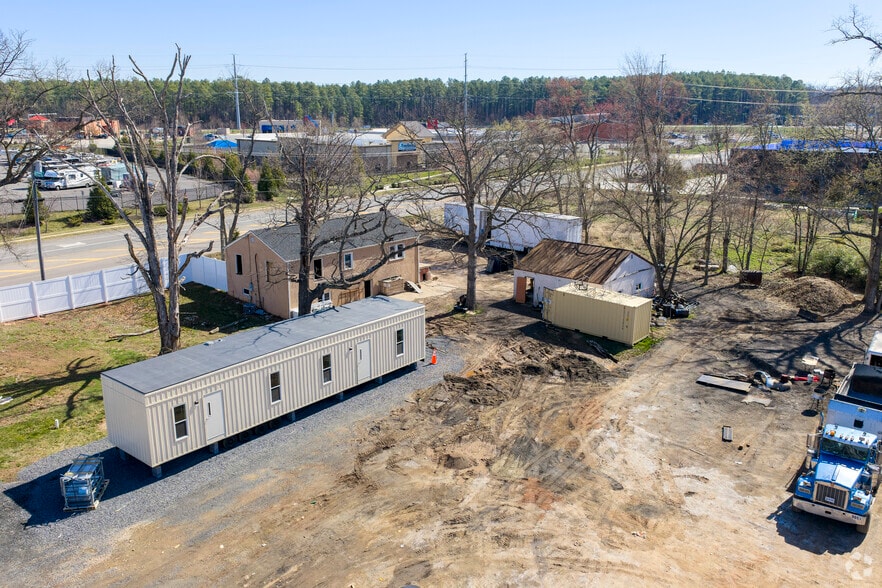 More Photos Of 25119-25137 Arcola Mills Dr, Sterling Land For Lease