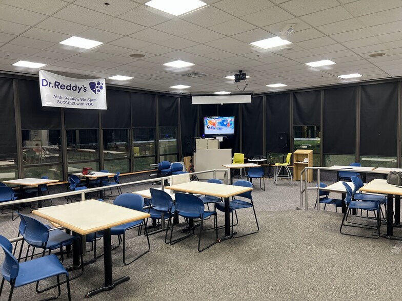 More Photos Of 8800 Line Ave, Shreveport Research And Development For Sale