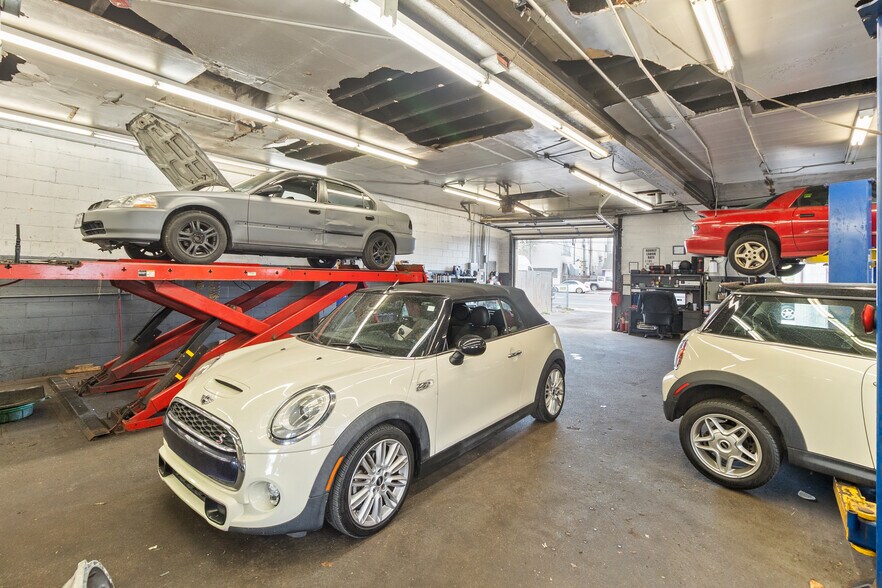 More Photos Of 5651-5661 Merrick Rd, Massapequa Auto Repair For Sale