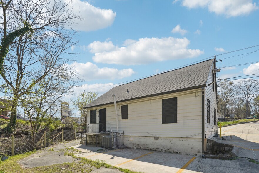 More Photos Of 401 SW Cleveland Ave, Atlanta Office Residential For Sale