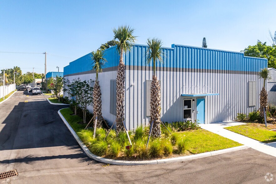 More Photos Of 621 NE 1st Ave, Pompano Beach Warehouse For Sale