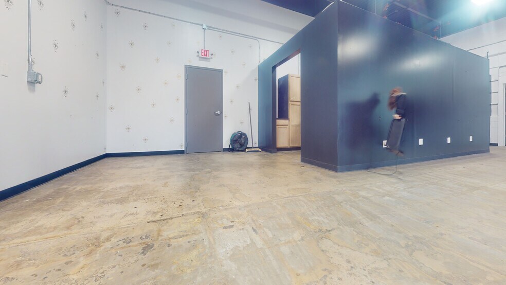 More Photos Of 635 New Park Ave, West Hartford Warehouse For Lease