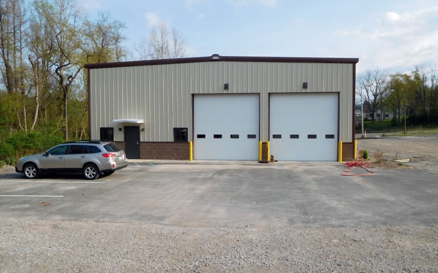 More Photos Of 1622 Glass Ave, Fairmont Light Manufacturing For Lease