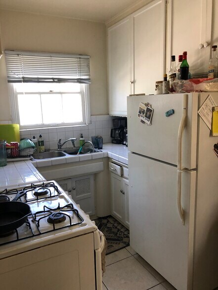 More Photos Of 707-709 Crenshaw Blvd, Los Angeles Apartments For Sale