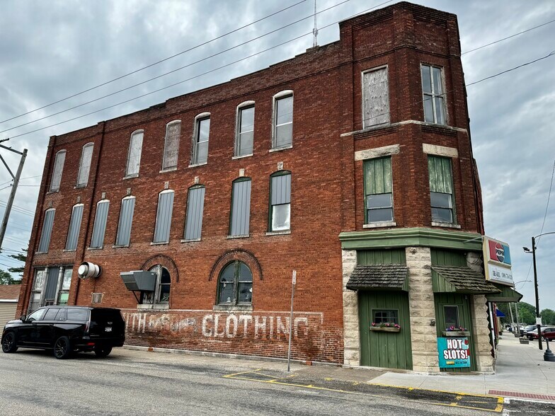 More Photos Of 134 E Market St, Colchester Restaurant For Sale