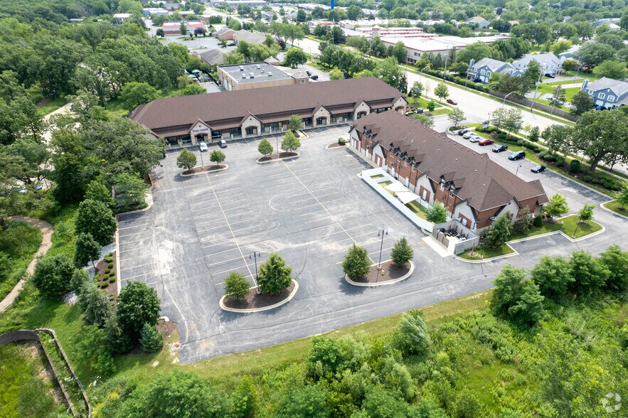 More Photos Of 550-660 W Boughton Rd, Bolingbrook Unknown For Lease