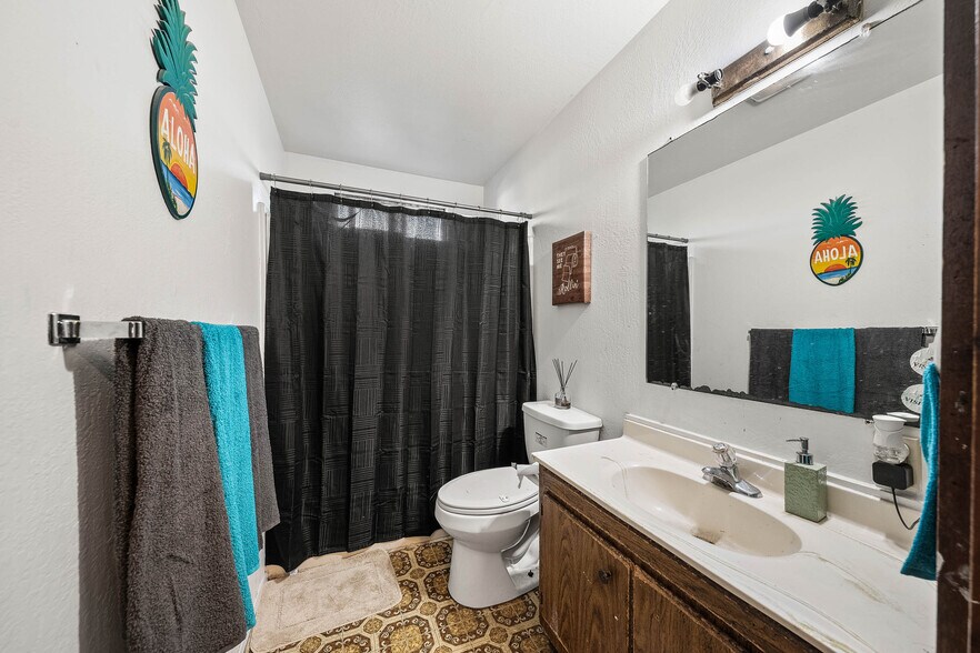 More Photos Of 4584 S Terrace Ave, Lakeport Apartments For Sale