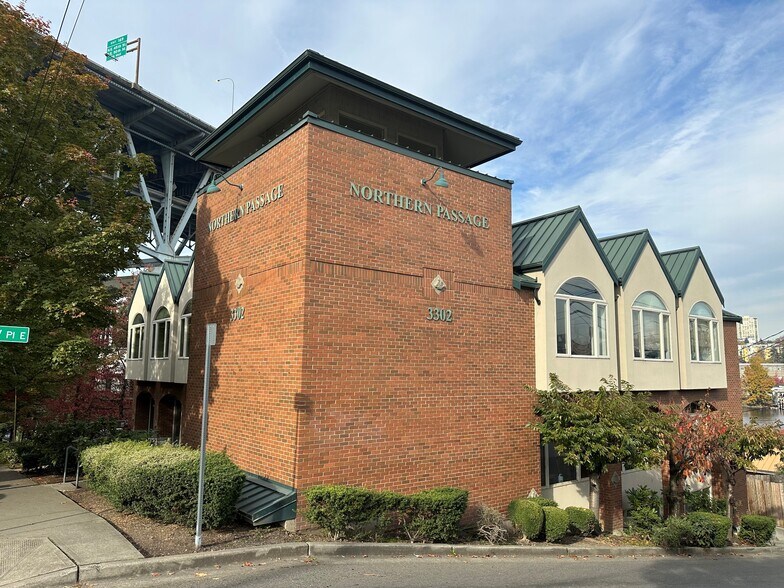 More Photos Of 3302 Fuhrman Ave E, Seattle Office For Lease