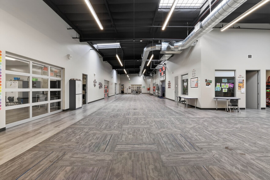 More Photos Of 5400 Power Inn Rd, Sacramento Showroom For Sale
