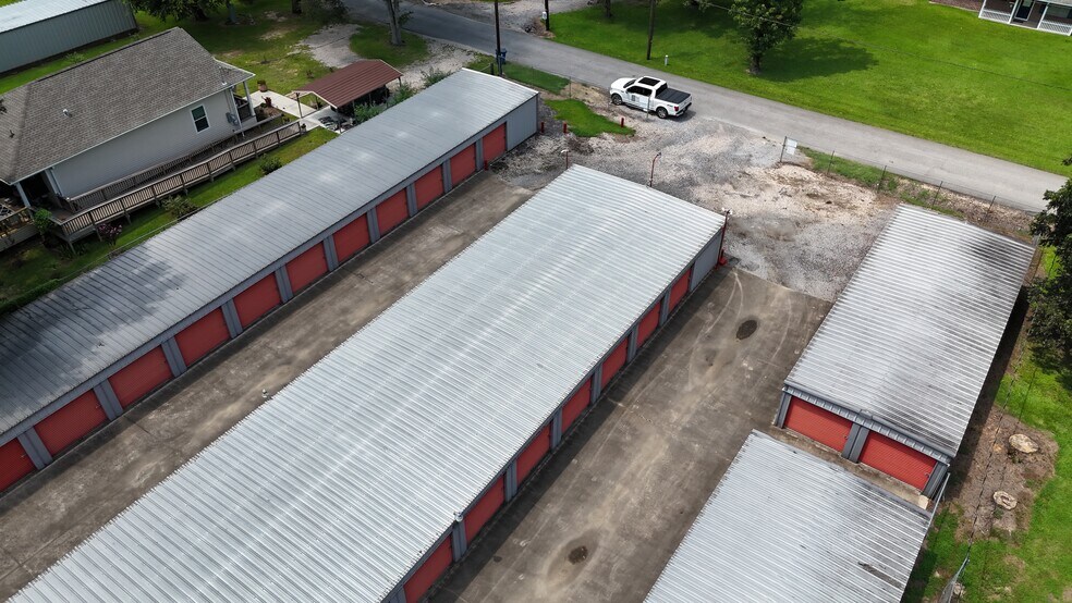 More Photos Of 4497 Main St, Vidor Self Storage For Sale
