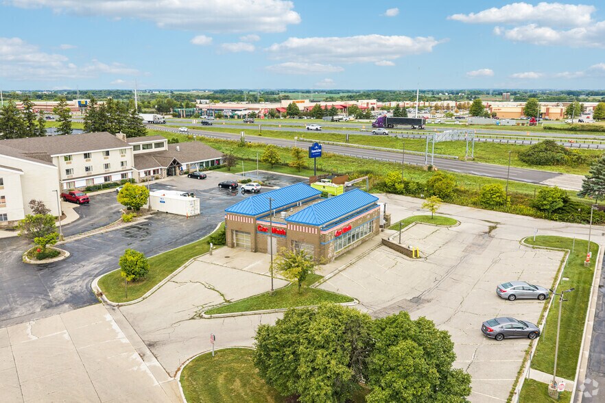 More Photos Of 3632 S Taylor Dr, Sheboygan Carwash For Sale