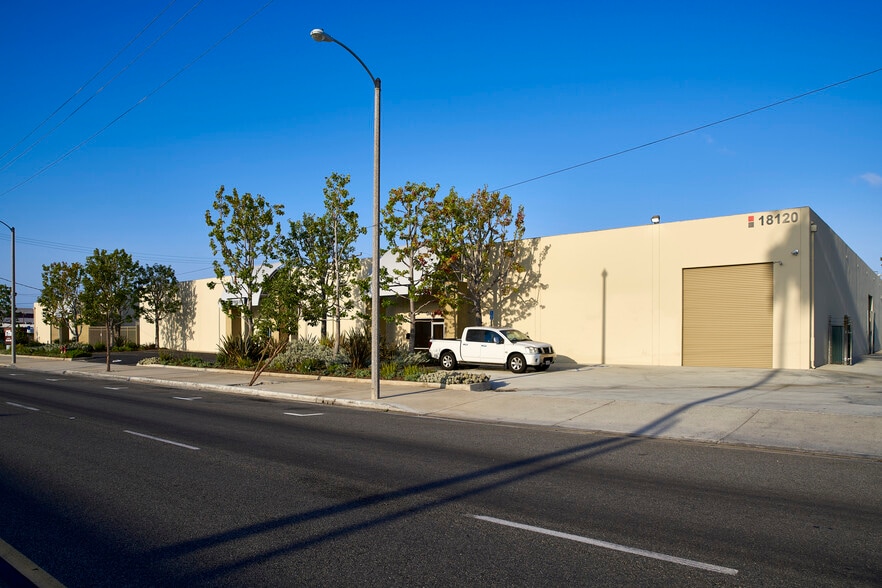 More Photos Of 18120 S Broadway, Carson Warehouse For Lease