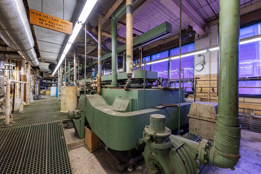 More Photos Of 735 Allens Ave, Providence Industrial For Sale