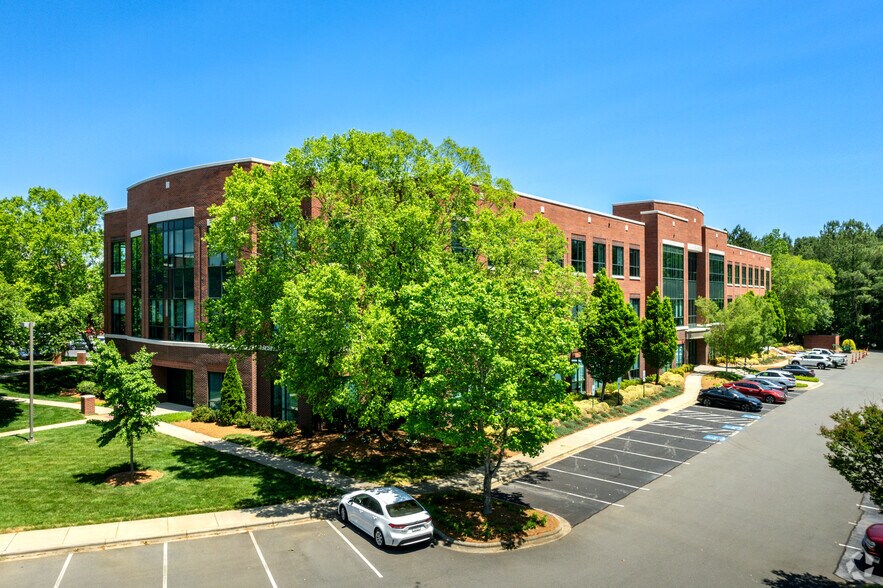 More Photos Of 9930 Kincey Ave, Huntersville Medical For Lease