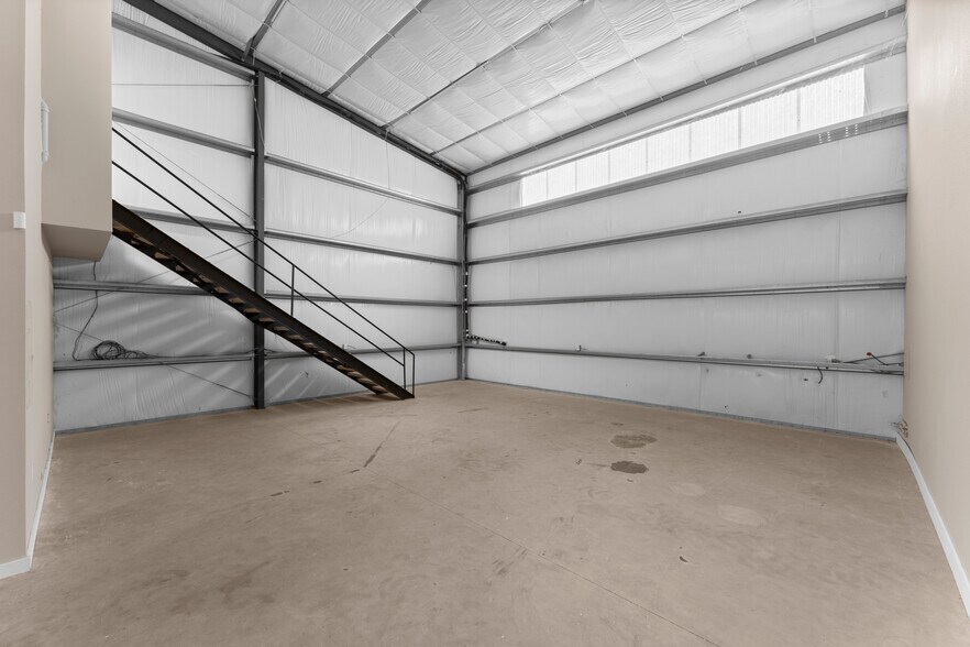 More Photos Of 32411 Tamina Rd, Magnolia Light Distribution For Lease