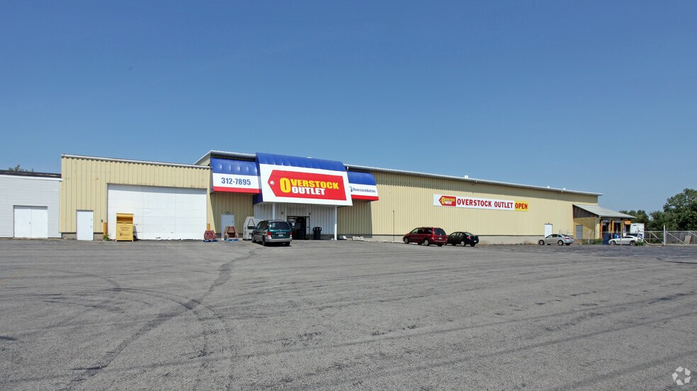 More Photos Of 960 French Rd, Cheektowaga Light Distribution For Sale
