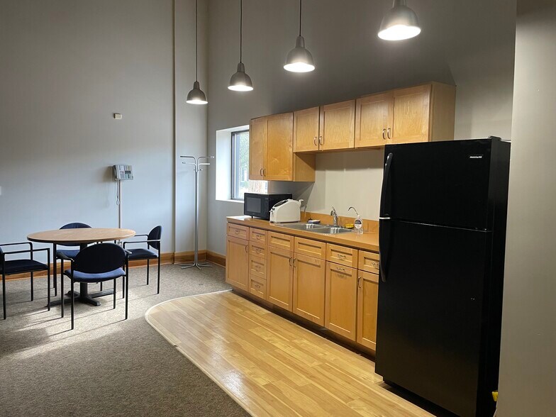More Photos Of 223 S Main St, Elkhart Loft Creative Space For Lease