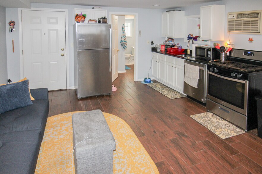 More Photos Of 6667-6669 W Devon Ave, Chicago Apartments For Sale