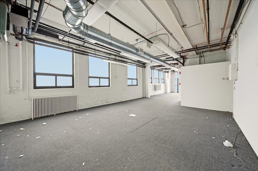 More Photos Of 20 North Ave, Larchmont Warehouse For Lease