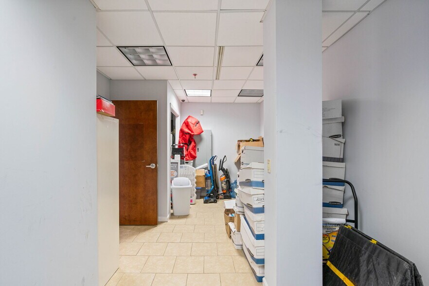 More Photos Of 5350 Shawnee Rd, Alexandria Medical For Sale