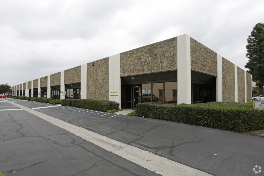 Primary Photo Of 1521-1539 W Orangewood Ave, Orange Unknown For Lease