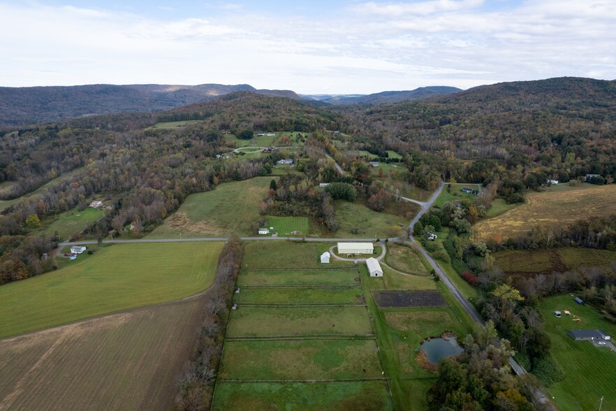 More Photos Of 4 Whitman Rd, Stephentown Sports And Entertainment For Sale
