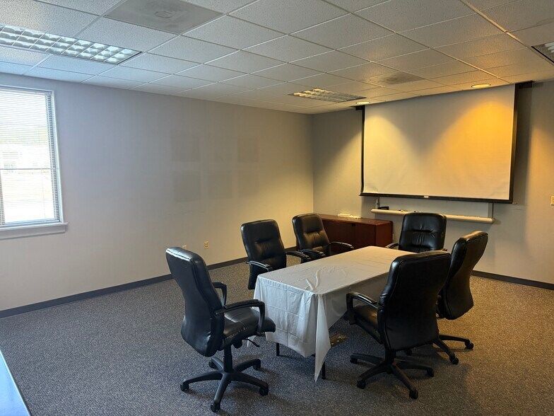 More Photos Of 1241 O.G. Skinner Dr, West Point Office For Sale