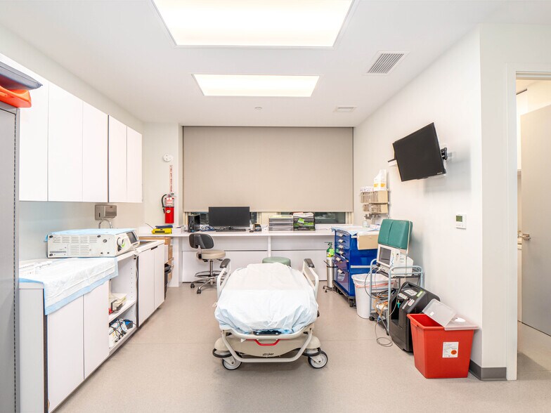 More Photos Of 70 W 36th St, New York Office For Sale