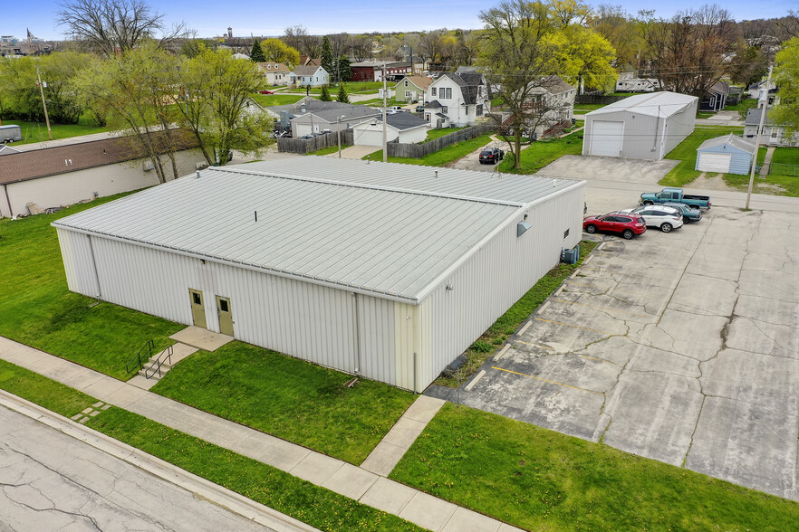 Primary Photo Of 1219 S Maple Ave, Green Bay Industrial For Sale