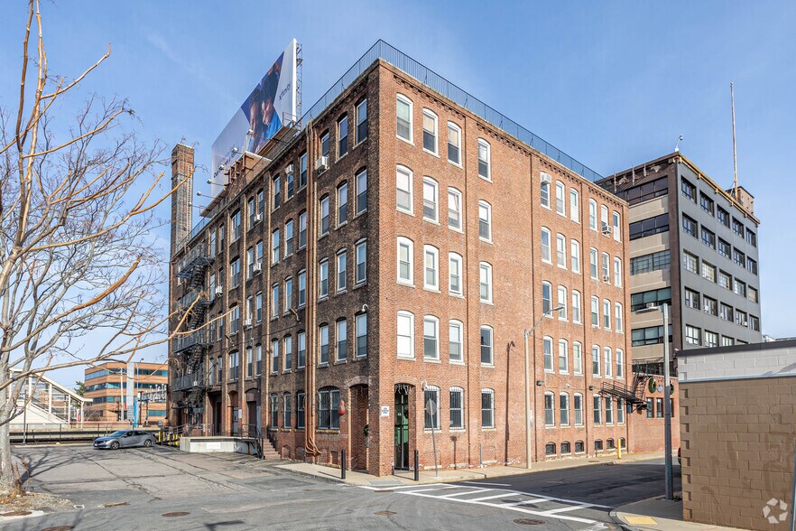 More Photos Of 119-129 Braintree St, Allston Office For Lease