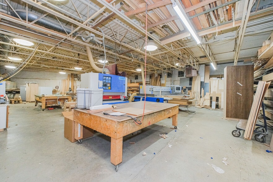 More Photos Of 1944-1952 Richmond Terrace, Staten Island Showroom For Lease