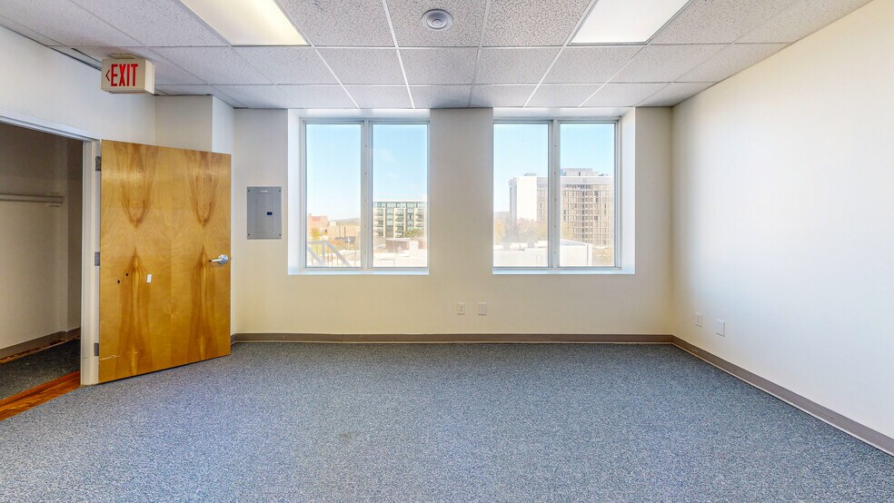 More Photos Of 124 College St, Asheville Office Residential For Sale