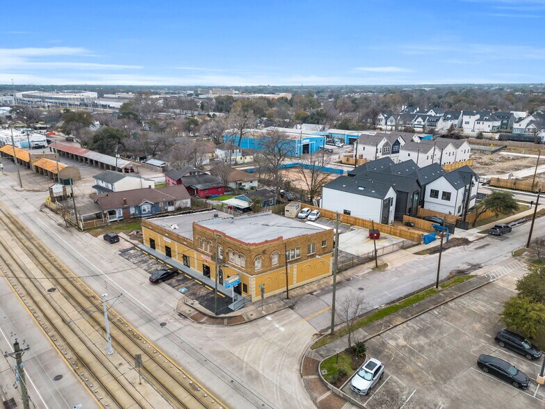 More Photos Of 5208 Harrisburg Blvd, Houston Storefront For Lease