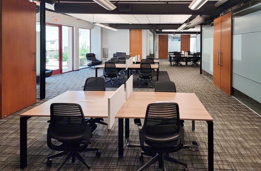More Photos Of 2701 E Camelback Rd, Phoenix Coworking Space