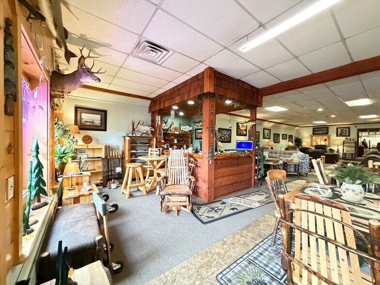 More Photos Of 5079 Highway 51, Mercer General Retail For Sale