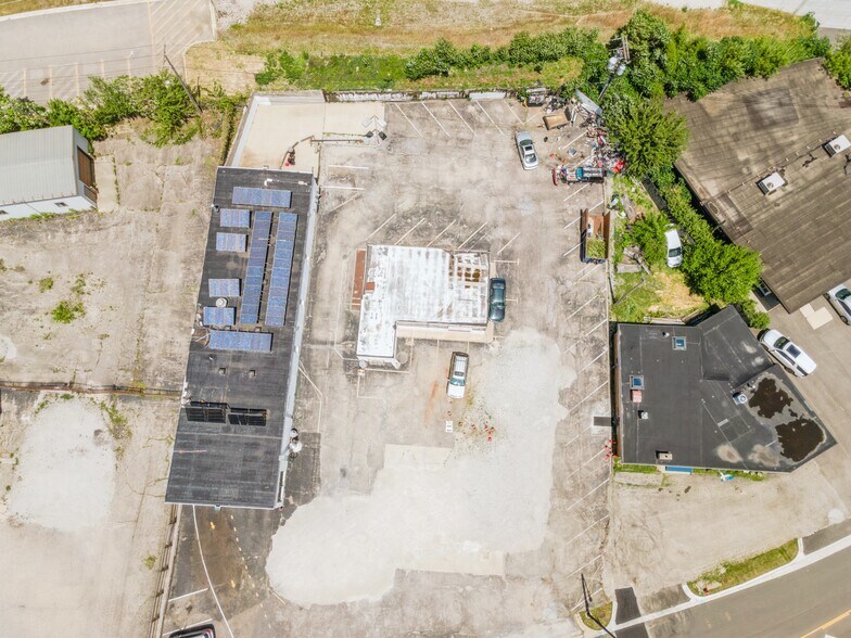 More Photos Of 618-628 1st, Geneva Carwash For Sale