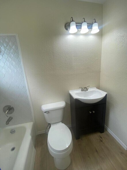 More Photos Of 9 Elizabeth st, Dover Flex For Sale