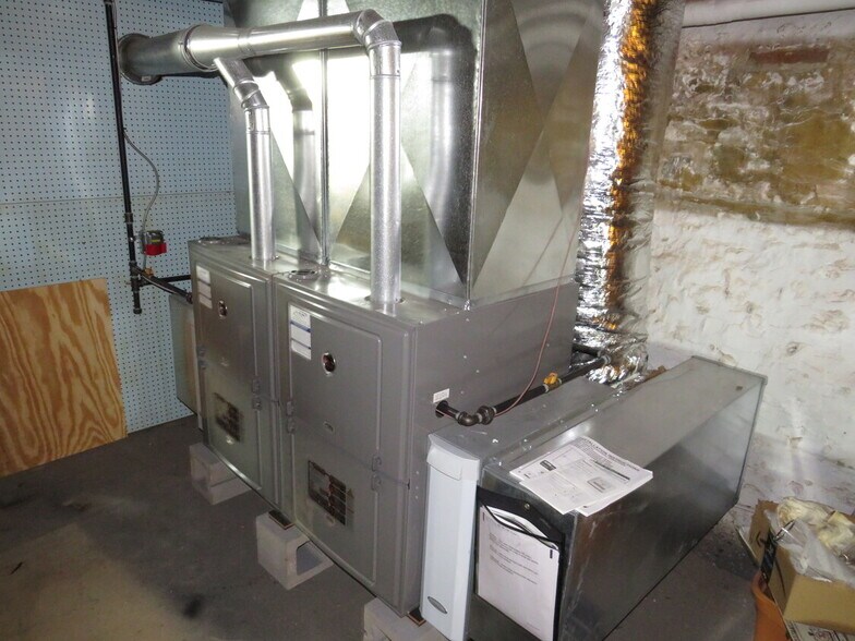 More Photos Of 110-112 W Washington st, Morris General Retail For Sale