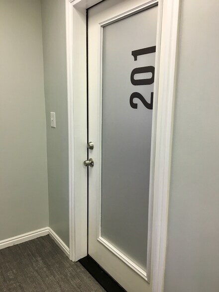 More Photos Of 837 S 500 W, Bountiful Office For Lease