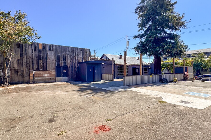 More Photos Of 5862-5872 Doyle St, Emeryville Restaurant For Sale