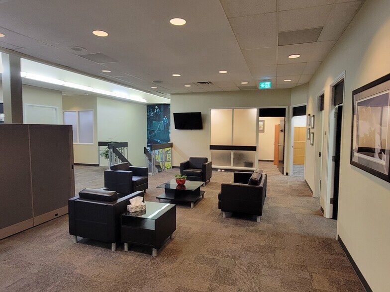More Photos Of 1532 6th Av, Prince George Office For Lease